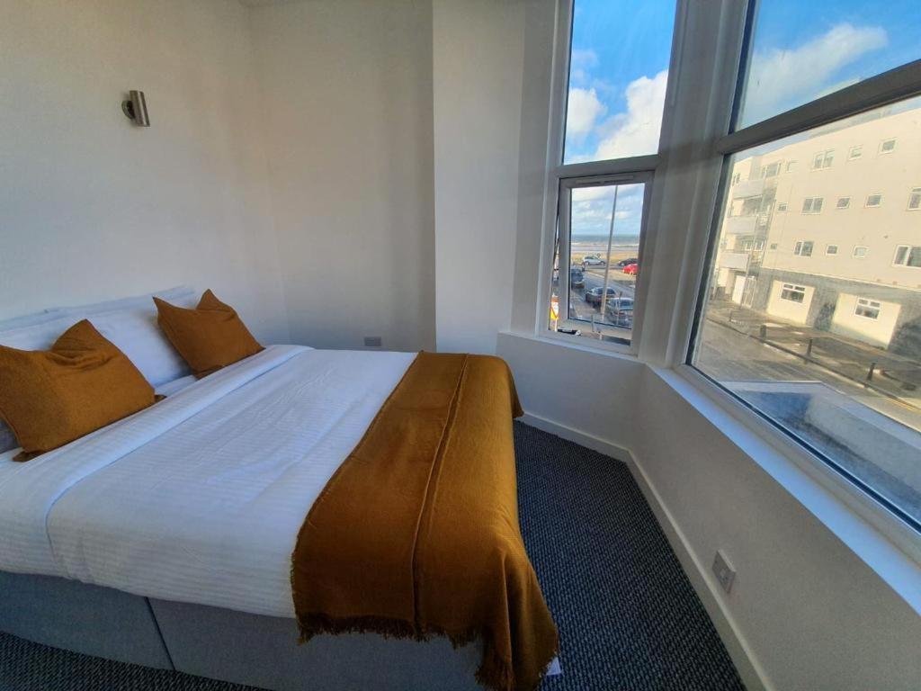 Alexandra Hotel